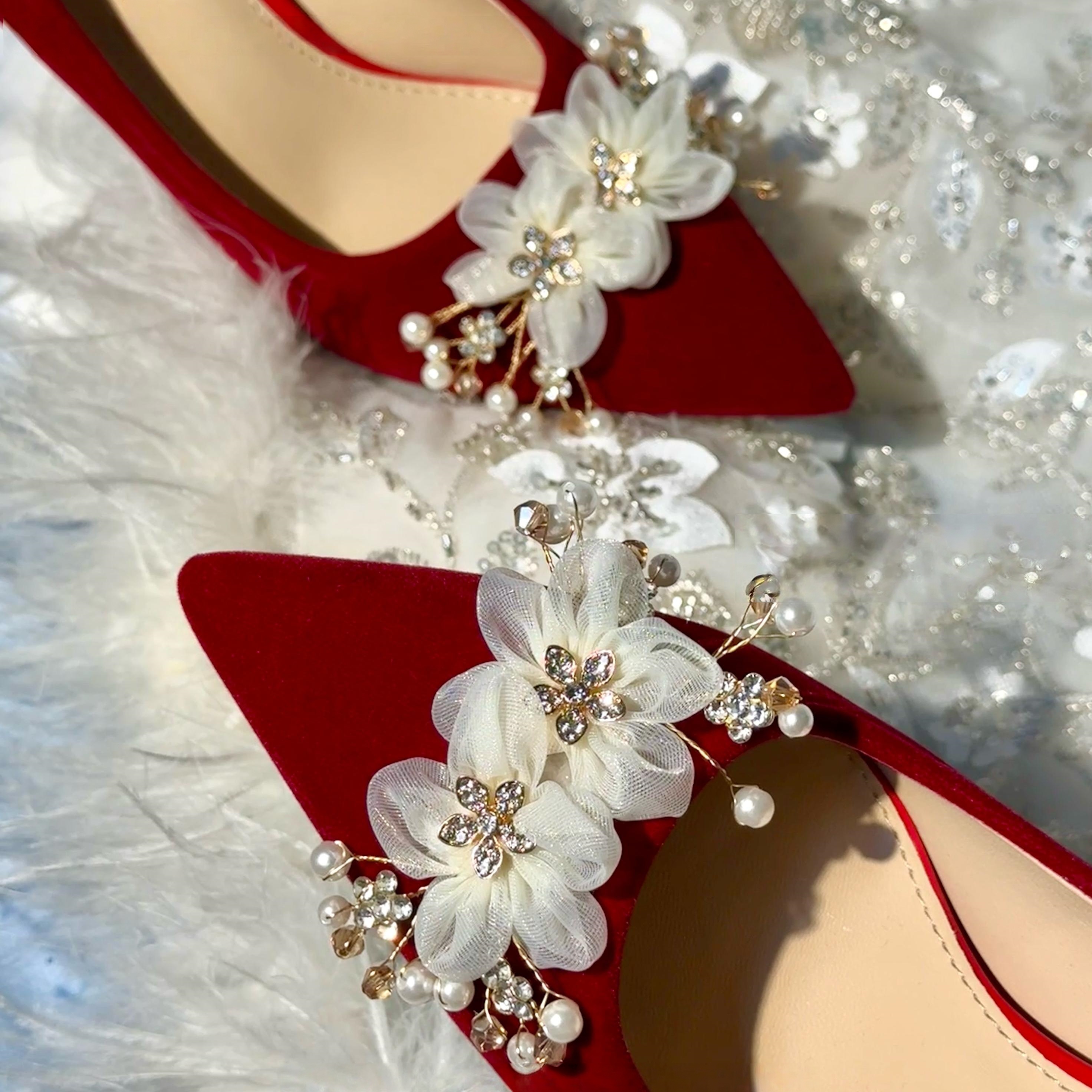 中式红色秀禾婚鞋女2025新款花朵绝美新娘鞋敬酒服尖头气质高跟鞋