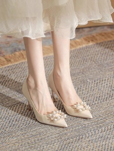 白色绸缎面婚鞋新娘鞋2025新款法式主婚纱秀禾两穿水晶高跟鞋细跟