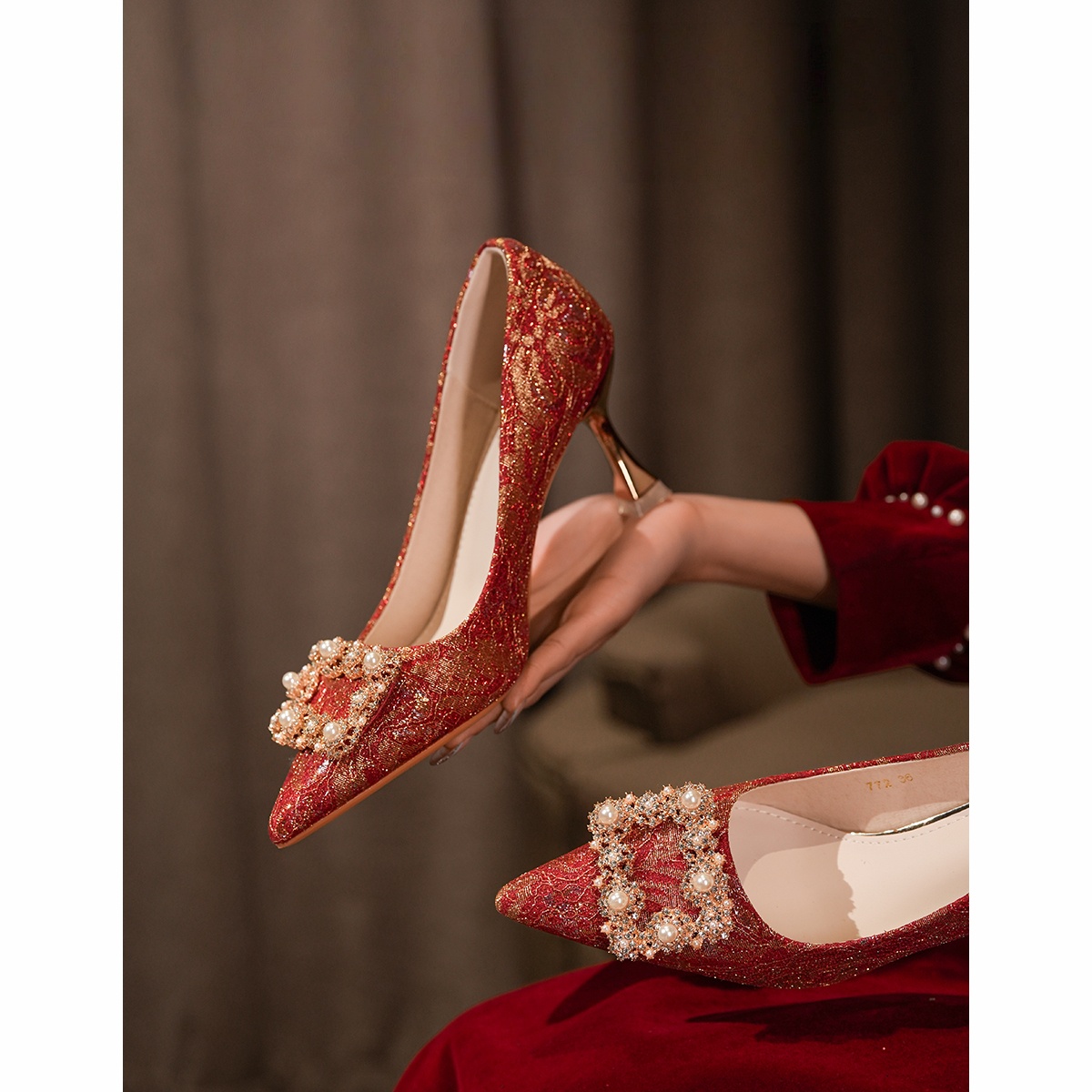 秀禾服红色新娘高跟鞋