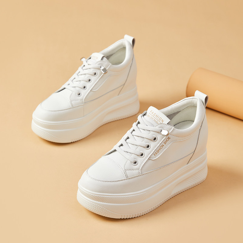 隐形内增高女鞋2025爆款新款春季真皮小白鞋厚底轻便小个子休闲鞋