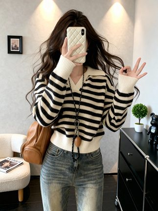 Black and White Striped Lapel Knit Base Shirt for Women, Autumn and Winter Design Sweater, Very Beautiful and Stunning Top