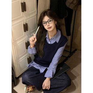 韩系设计感格纹马甲背心钩花女立体针织衫套装学生+衬衫_两件毛衣