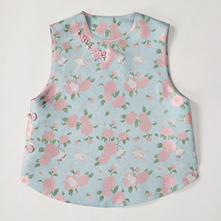 李德喜宋锦山茶花小猫圆领斜襟马甲新中式国风手工缝制花扣带钢印