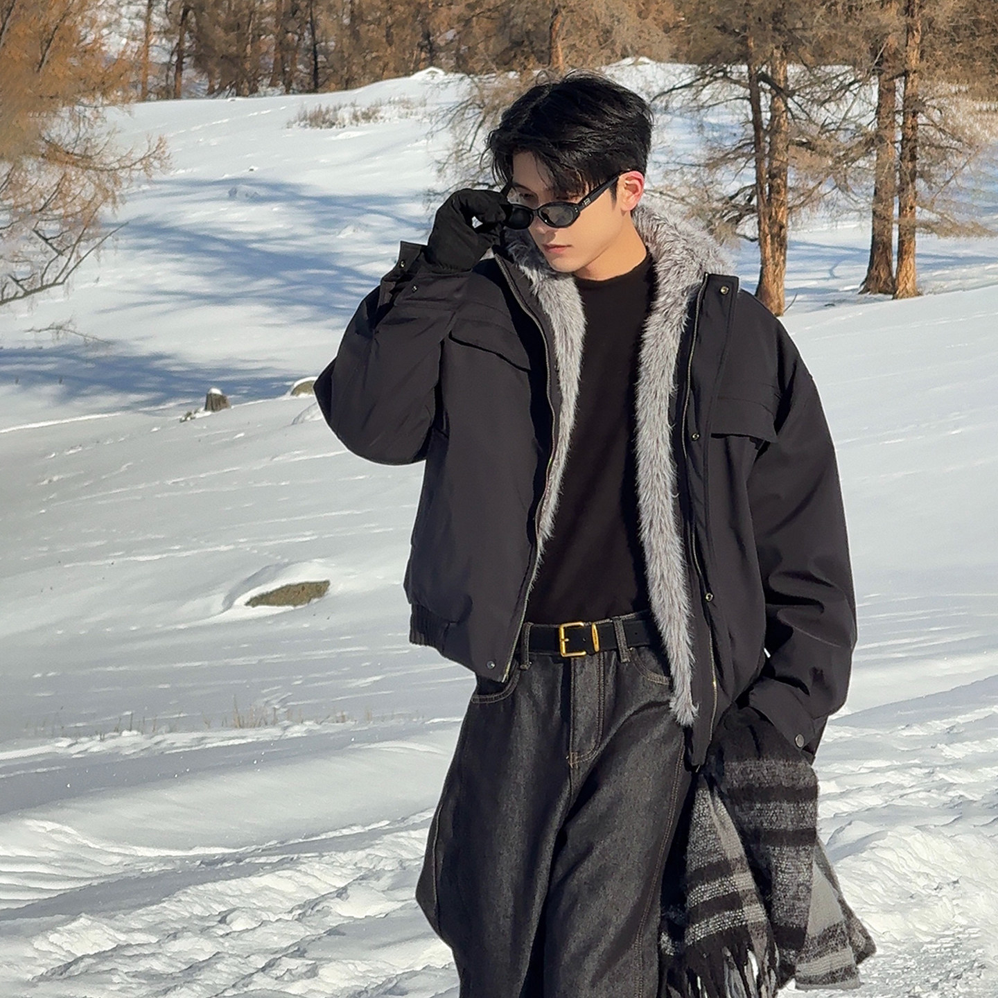 Hualun冬季座山雕毛领羽绒服男