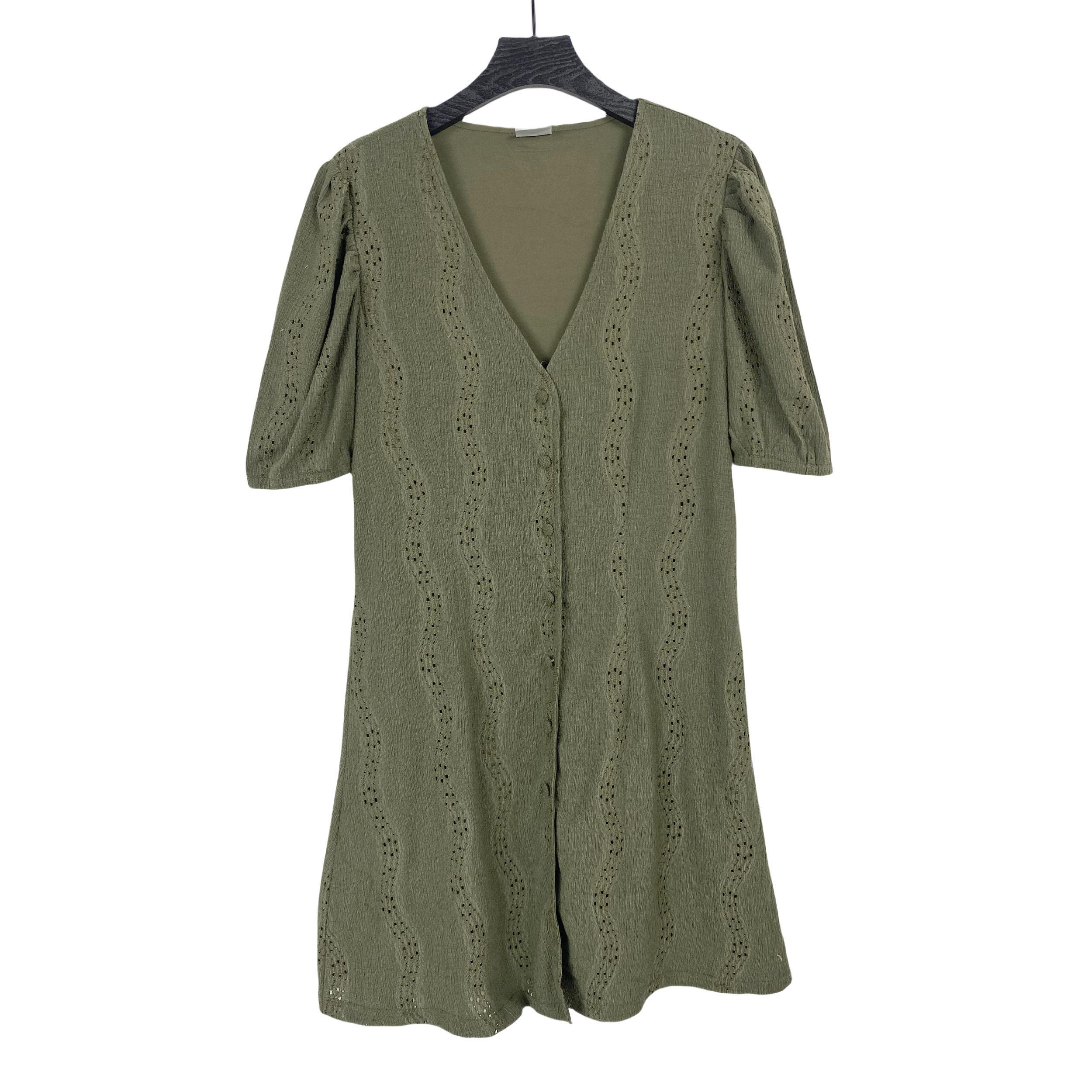 H2152夏季新款修身显瘦镂空V领女裙时尚单排扣小个子短袖连衣裙