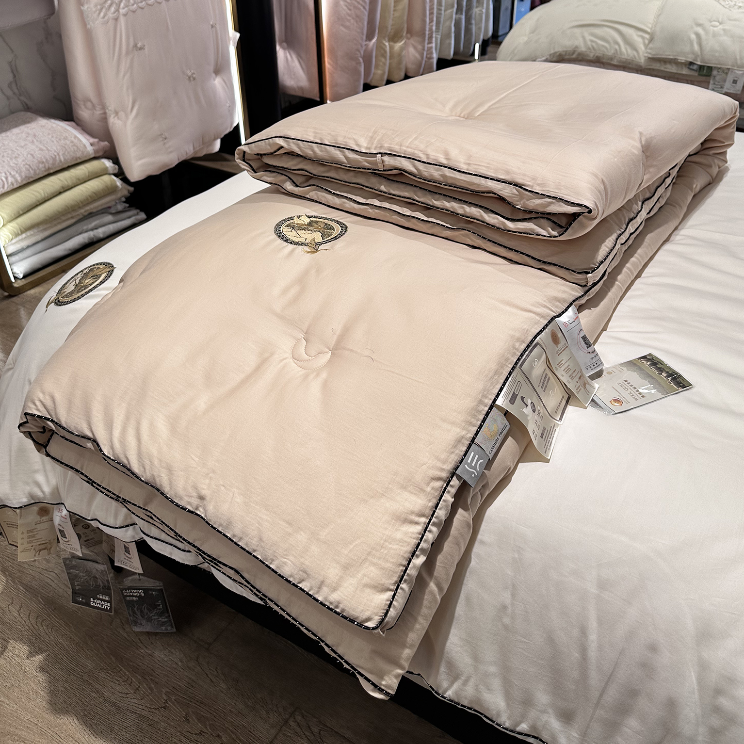 80长绒棉加厚保暖冬被51%绵羊毛