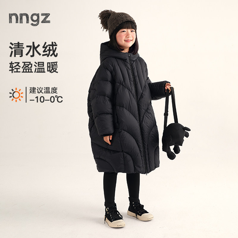 立体剪裁轻防水羽绒服图片