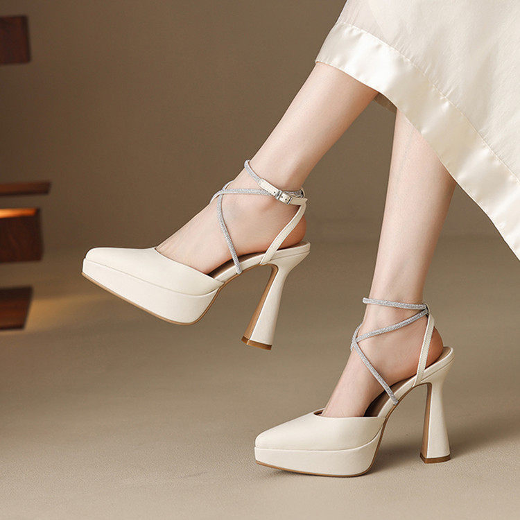 欧美尖头水钻婚鞋粗跟包头绑带女凉鞋2026夏季新款高跟鞋