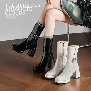 2025年新款小众设计感漆皮粗跟弹力瘦瘦靴子防水台方头短靴女