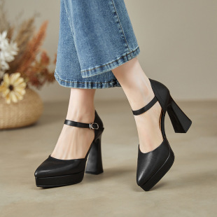 包头镂空一字扣凉鞋女2026新款浅口尖头粗跟女鞋中空高跟鞋四季鞋