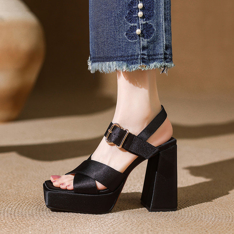 2026夏季新款真皮10cm一字带罗马鞋高跟粗跟防水台凉鞋女