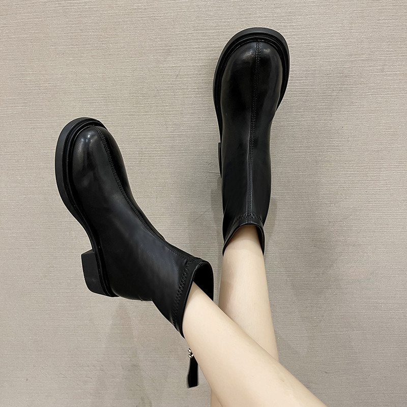 黑色马丁靴女英伦风2021新款烟筒网红潮百搭瘦瘦靴秋冬平底短靴子,女鞋,马丁靴,淘宝优惠券,粉丝福利购,淘宝优惠卷