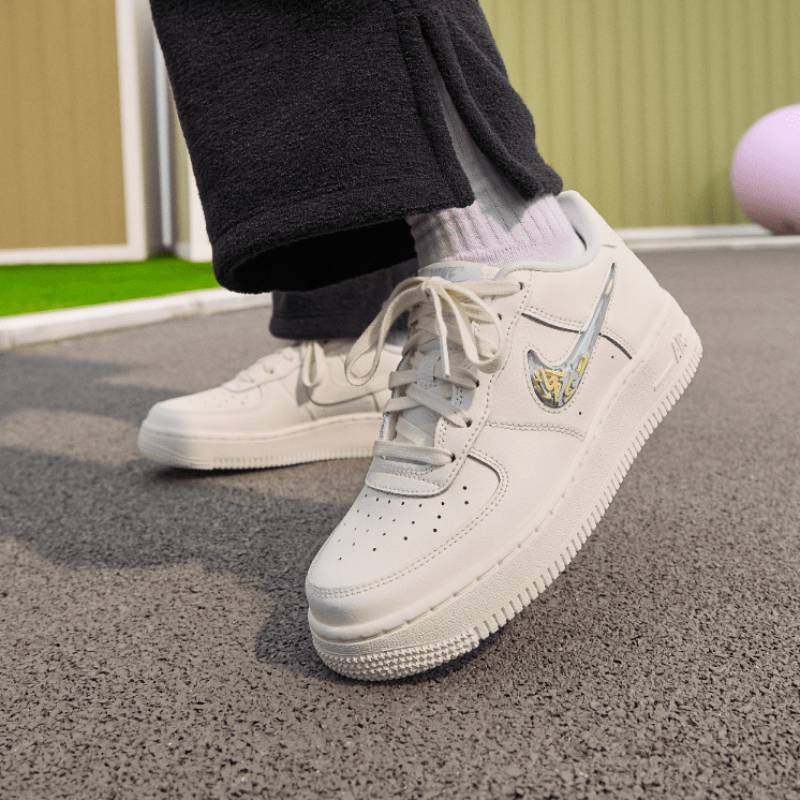 NIKE耐克女鞋大童鞋趣味小勾奶白蓝AF1空军一号小白鞋IM6697-141,运动鞋new,童鞋/青少年鞋,淘宝优惠券,粉丝福利购,淘宝优惠卷