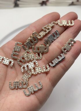 D31约2.1CM镶钻合金MIU贴片18-20个 diy手工材料配件满30包邮