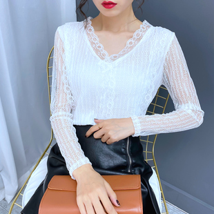 蕾丝打底衫女内搭春秋2026新款v领长袖宽松时尚洋气法式镂空上衣