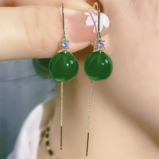 高级感轻奢显脸瘦耳饰女 百搭网红爆款 新款 绿色猫眼石球球耳线时尚