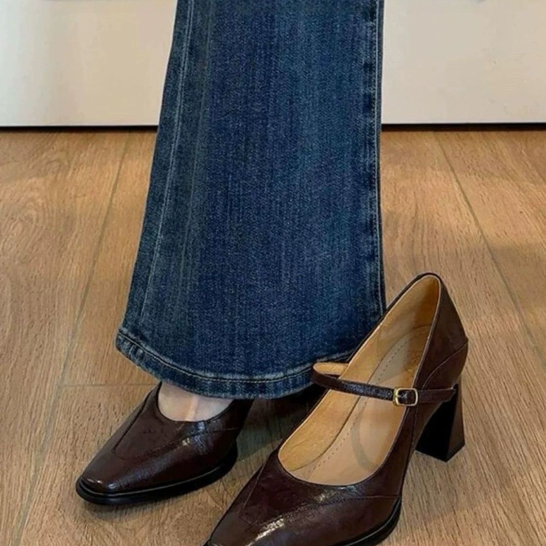 软皮方头粗跟玛丽珍鞋2025新款法式复古一字扣带软皮中高跟单鞋女