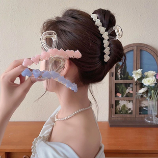 名创优品气质果冻粉色爱心抓夹发夹女后脑勺夏高级感发抓鲨鱼夹