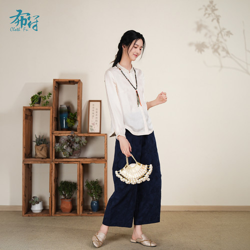 布符新中式杏色团花暗门襟衬衫