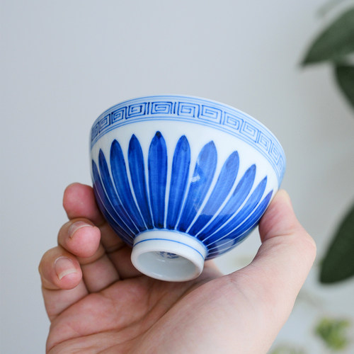 小谦山房青花永乐菊瓣纹鸡心杯