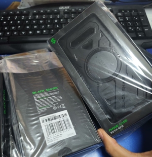 適用于黑鯊4系列原裝 黑鯊4pro鎧甲磁吸導熱保護殼黑鯊5RS通用防摔散熱 包郵 手機殼正品