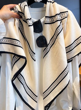 简约时髦精卷含丝毛大方巾女薄款披肩百搭围巾空调房护颈旅游穿搭