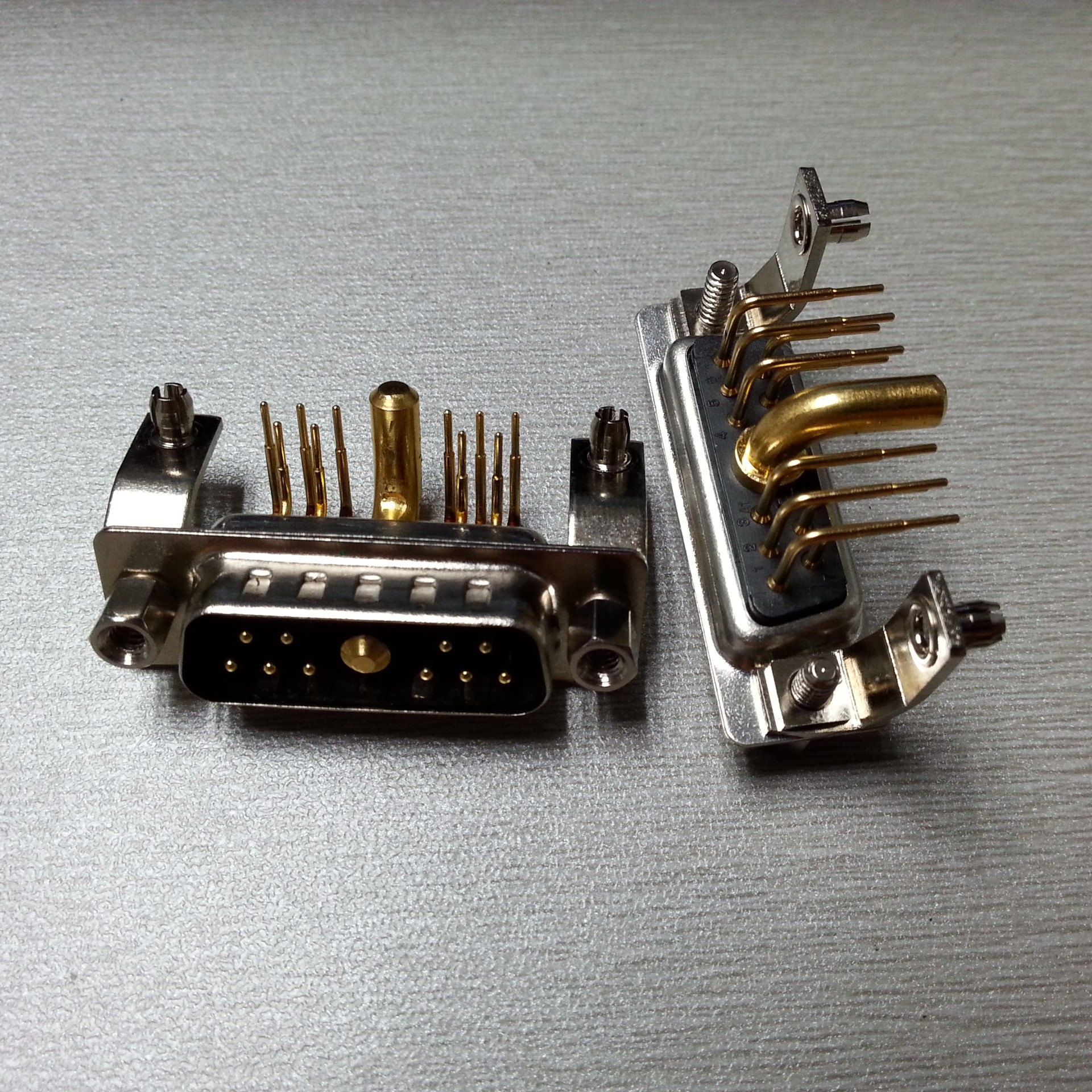 D-SUB混合大电流11W1公头 90度弯脚焊板连接器工业插头10+1针公座