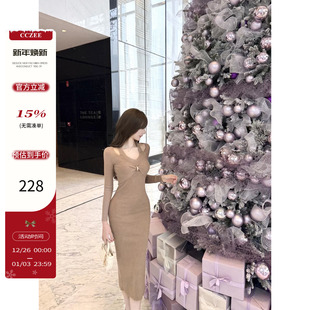 香氛美人 00pm新品 假两件挂脖连衣裙 CCZEE