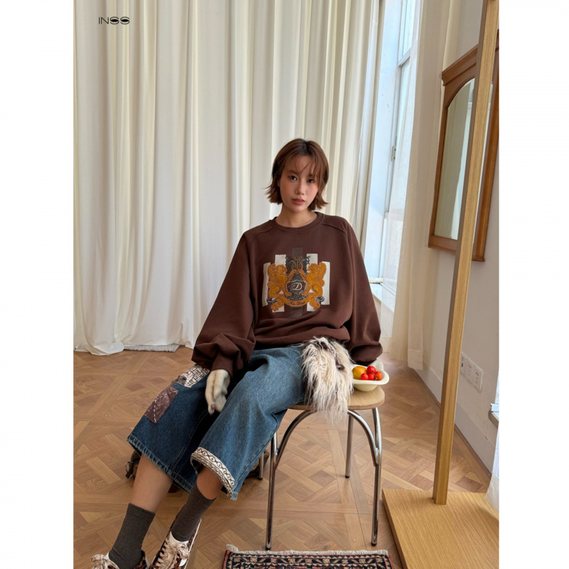 INSS复古贴片刺绣圆领卫衣女2025