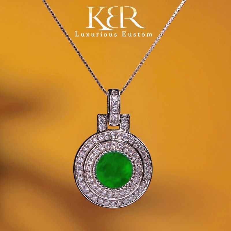 【颖有尽有】缅料高级定制满绿翡翠圆牌无事牌吊坠女KBR50526013