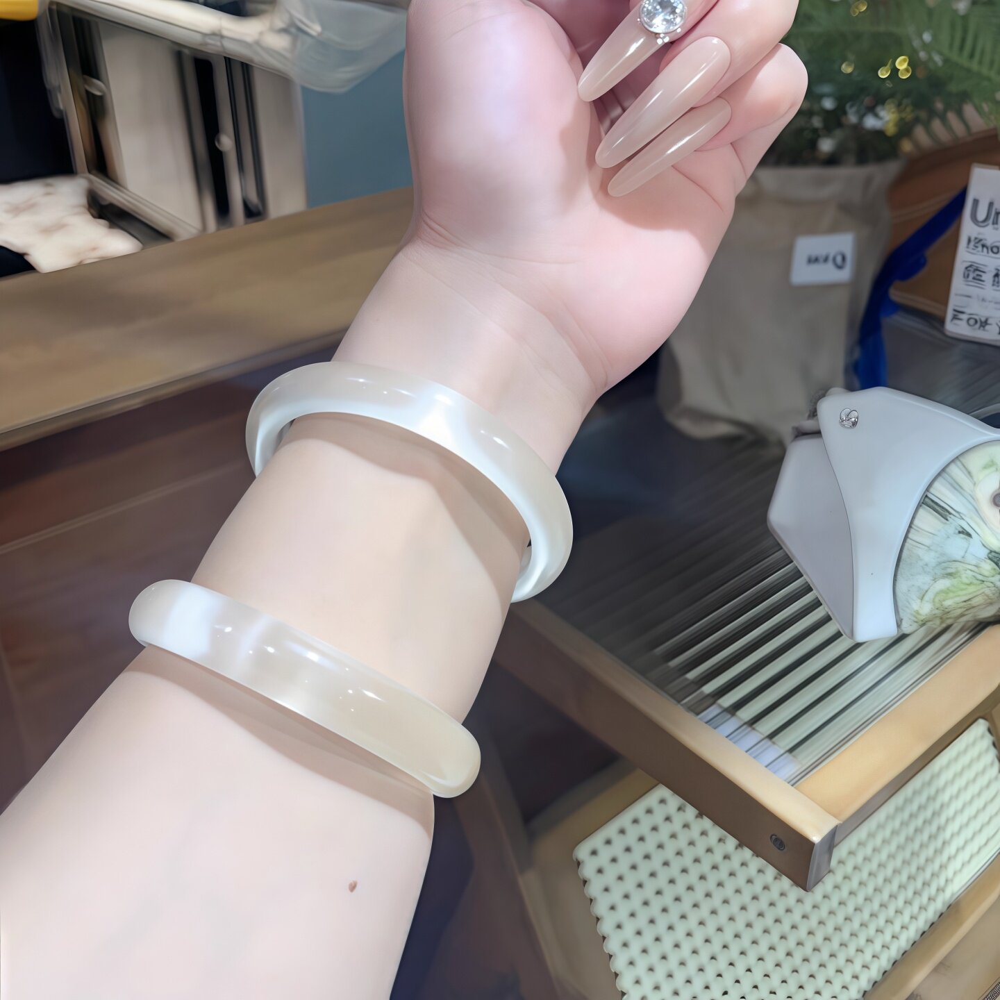 香槟金白月光手镯女款猫眼石冰种玉髓镯子美人条贵妃玉镯首饰送礼