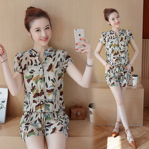 2021新款夏装韩版百搭时尚修身打底V领棉绸短袖碎花连体短裤套装