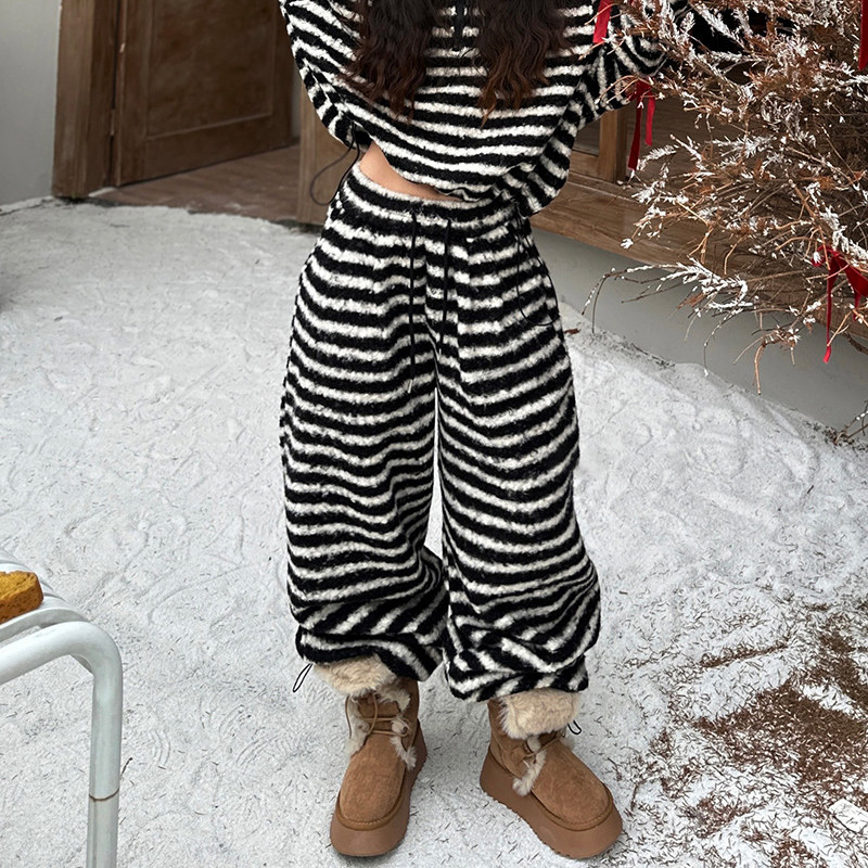 加绒加厚卫裤女2024年冬季新款宽松显瘦黑白条纹运动阔腿裤休闲裤,女装/女士精品,卫裤,淘宝优惠券,粉丝福利购,淘宝优惠卷
