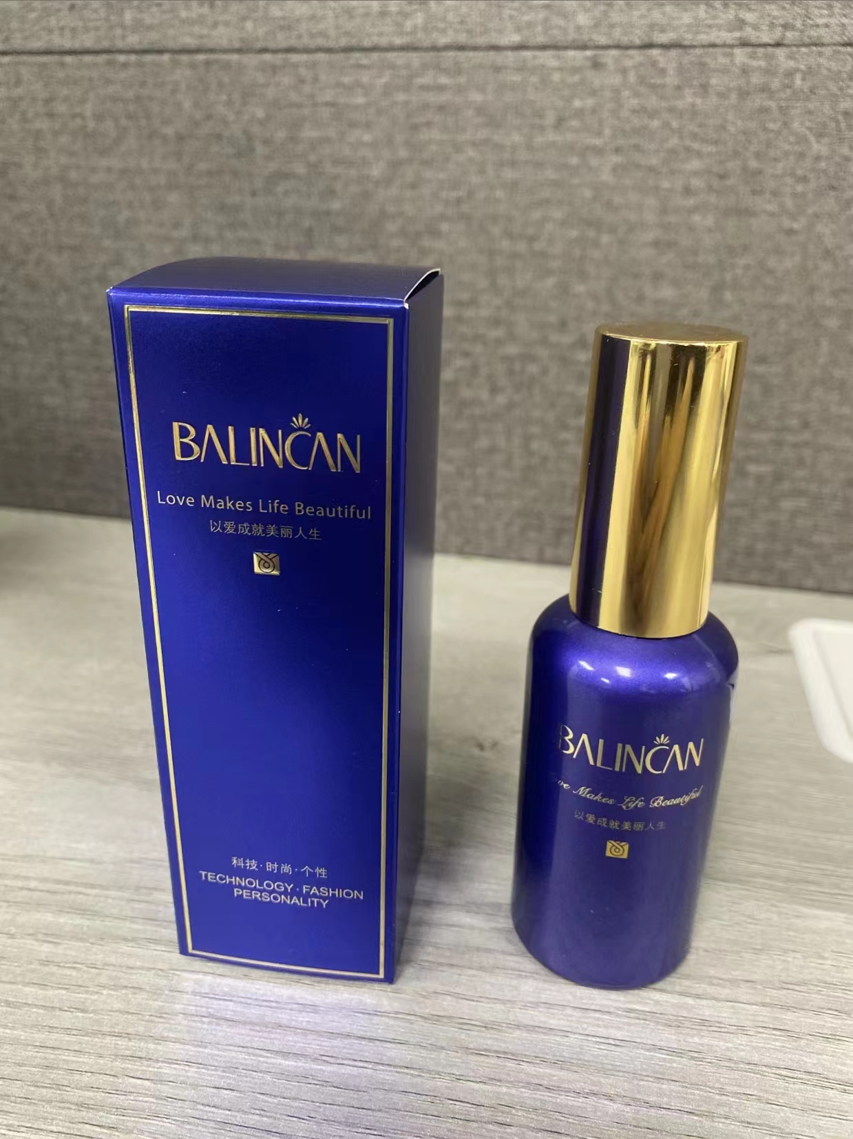 百莲凯缓解发皮干燥防脱固发