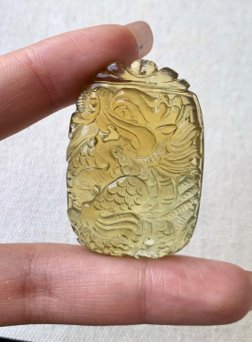 天然绿柱石雕刻件吊坠饰品男女生