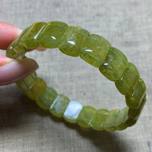 天然沙弗莱绿石榴石手排送礼物女