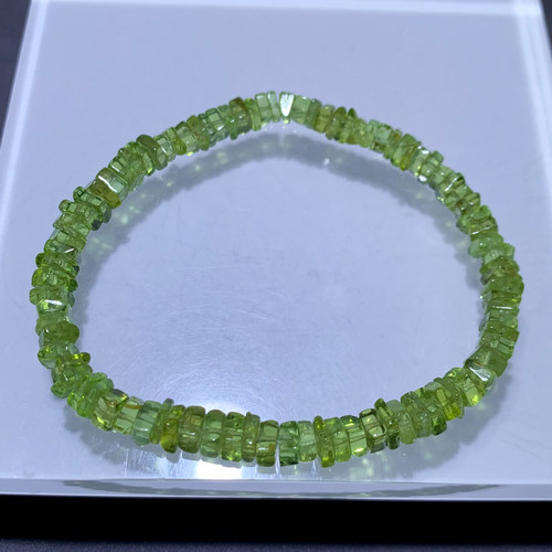 天然冰透橄榄石切面随形手链情侣