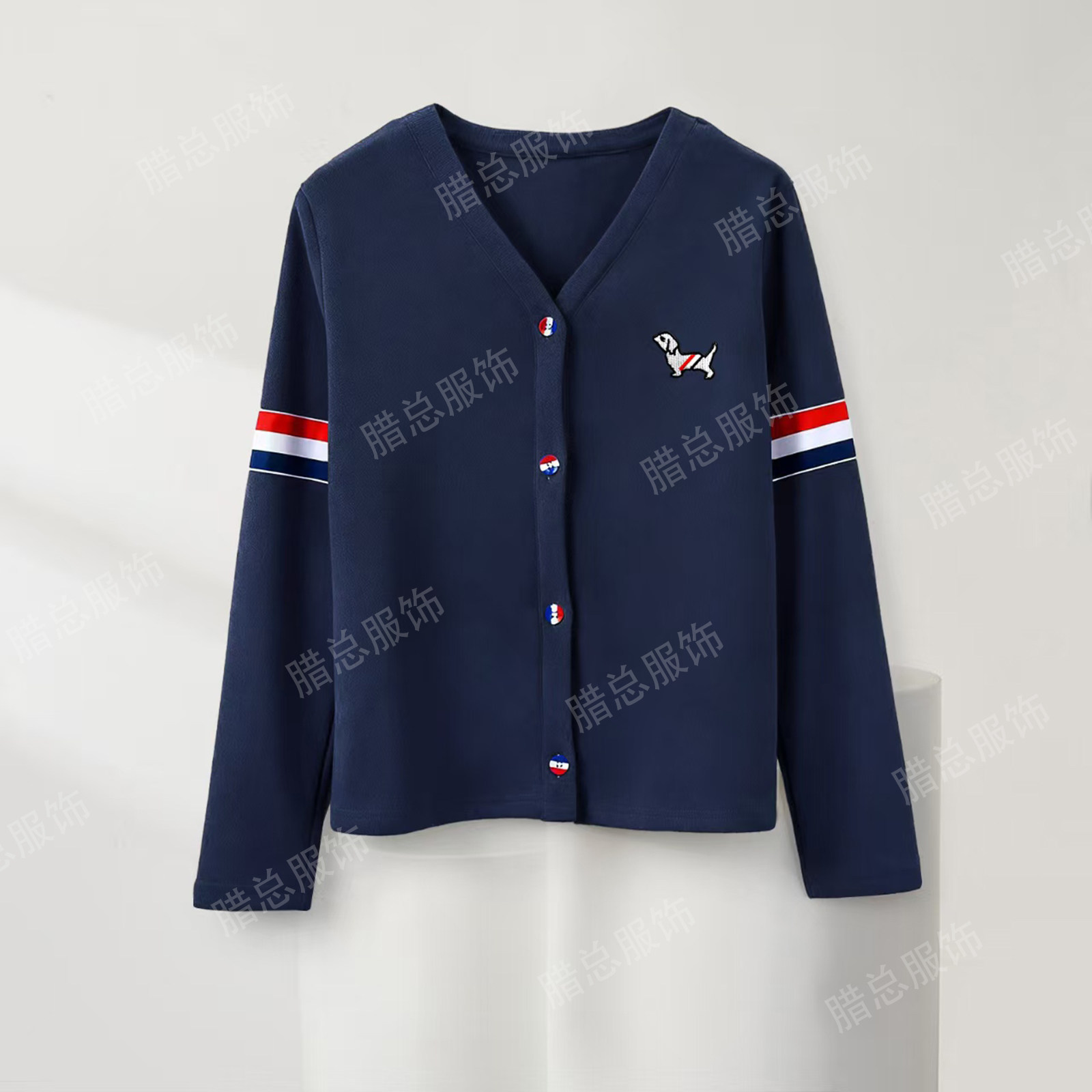 爆款德绒保暖开衫V领上衣女春秋新款拼色条纹刺绣设计长袖女