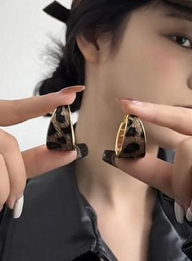 复古几何宽边豹纹圆圈耳圈耳环女秋冬新款高级感夸张小众气质耳饰