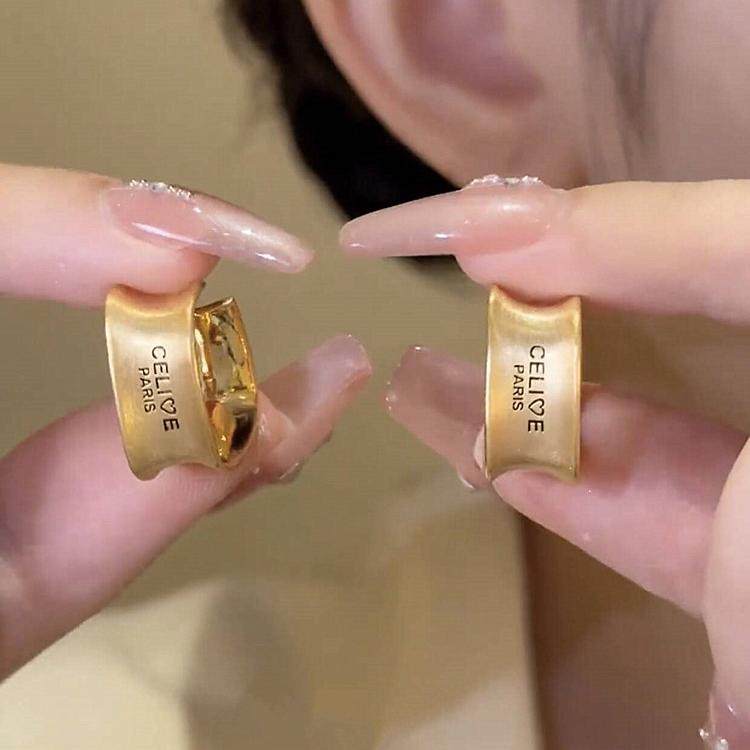 法式复古金色不规则方形字母耳环小众设计感时尚简约气质耳钉耳饰