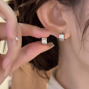 s925银针耳饰简约锆石星星耳扣轻奢小众高级感复古拉丝圈圈耳环女