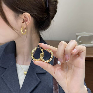 金色碎银子圈圈耳环女2025新款爆款耳钉轻奢高级感耳圈方圆脸耳饰