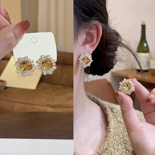 s925银针耳饰香槟色方糖锆石花朵耳钉轻奢高级感闪钻奢华气质耳环