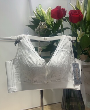 慕纱立体模杯加厚小胸聚拢13428背心美背款式