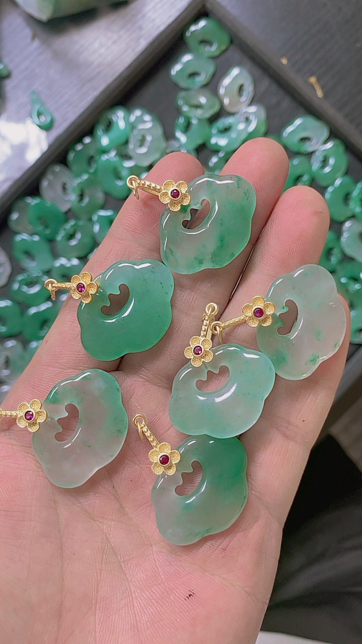 非洲翠如意锁吊坠挂件双面DI Y天然玉石精美尺寸21*17