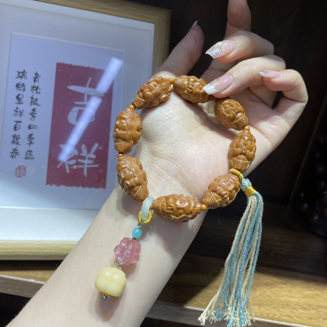橄榄核手串九尾狐美人鱼核雕精雕文玩手把件直播货源批发爆款diy
