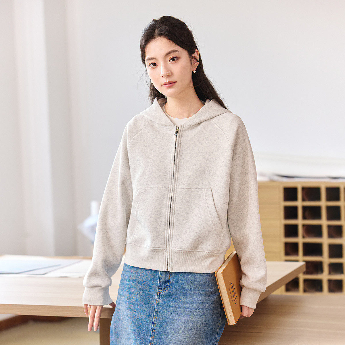 茵曼2026秋季新款女士休闲连帽卫衣外套长袖宽松运动休闲上衣开衫