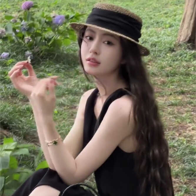 平顶草帽新款显脸小镂空法式复古