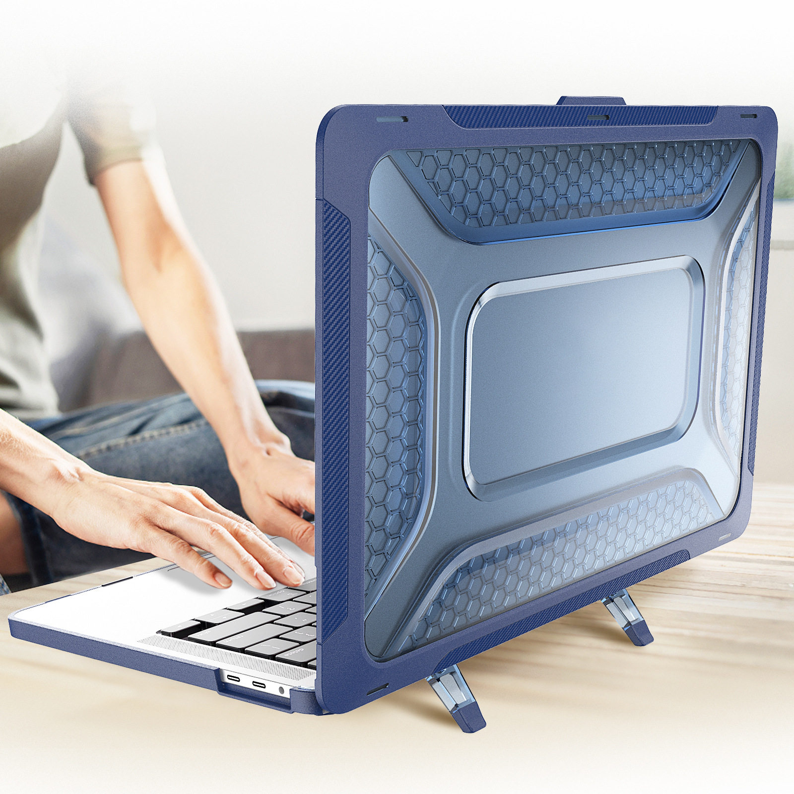 适用于苹果MacBookpro 13笔记本电脑透明保护壳底座防滑支架A2251