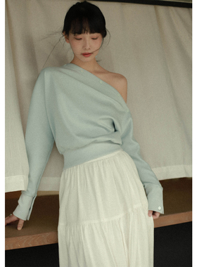 otherbela小众设计氛围感不规则露肩多扣时尚博主风保暖套头卫衣